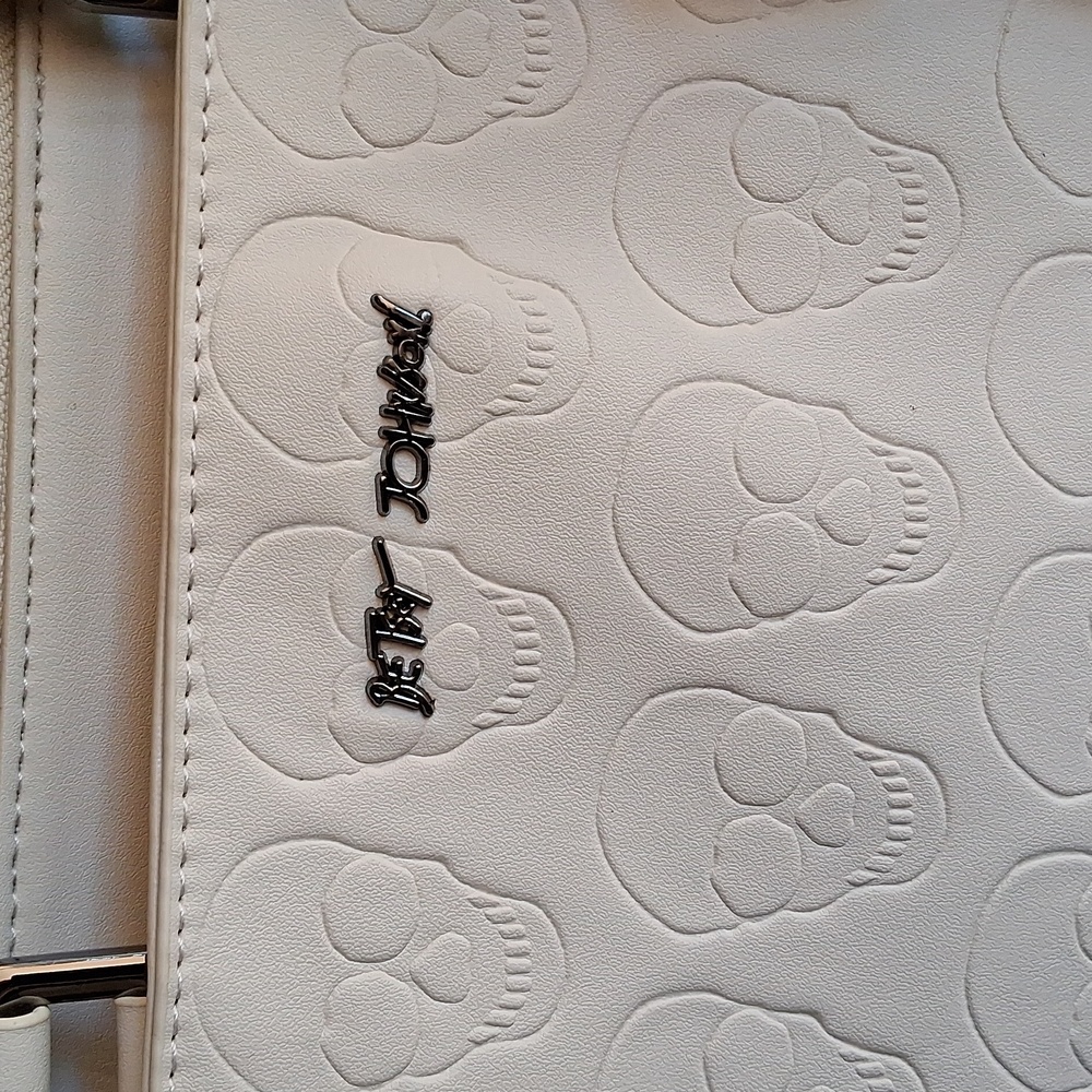 BETSEY JOHNSON Chalk color with Embossed Skulls & Bandana Purse. NWT. - Picture 3 of 15